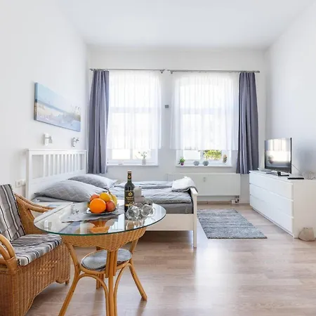 Villa-seiler-in-binz-1-raum-ferienwohnung-nr-6-toplage-wenige-schritte-zum-strand Apartment Binz